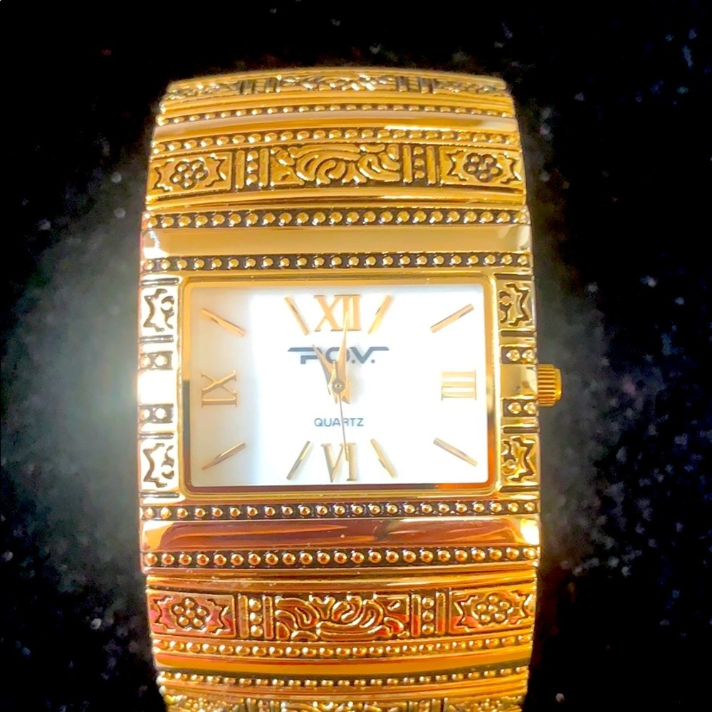P.O.V. Watch cuff bracelet goldtone euc 71/2”